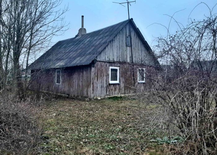 Parduodamas rąstinis namas Naisių k., Šiaulių r.