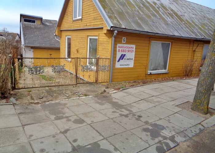 Parduodamas rąstinis namas Gedimino g., Kupiškio centre