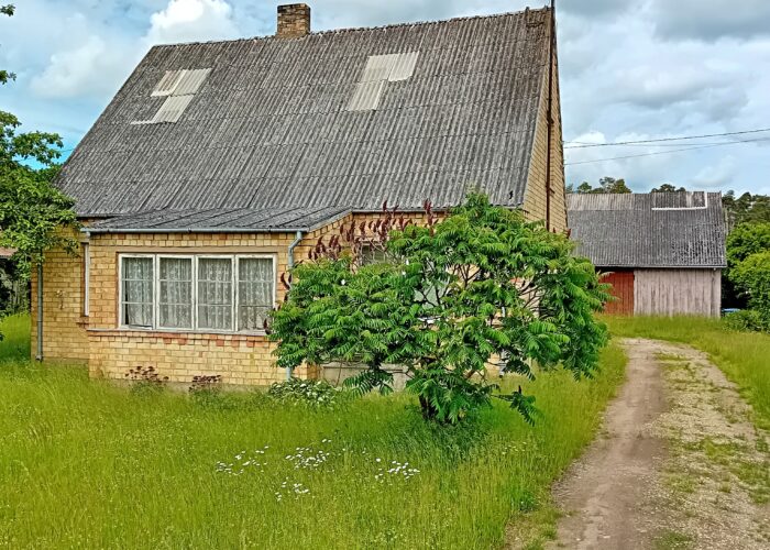 Parduodama sodyba netoli parko Žagariškių k., Joniškio r.