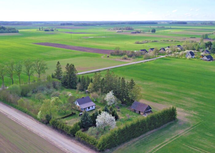 Parduodamas tvarkingas namas vienkiemyje Šašių k., Radviliškio r.