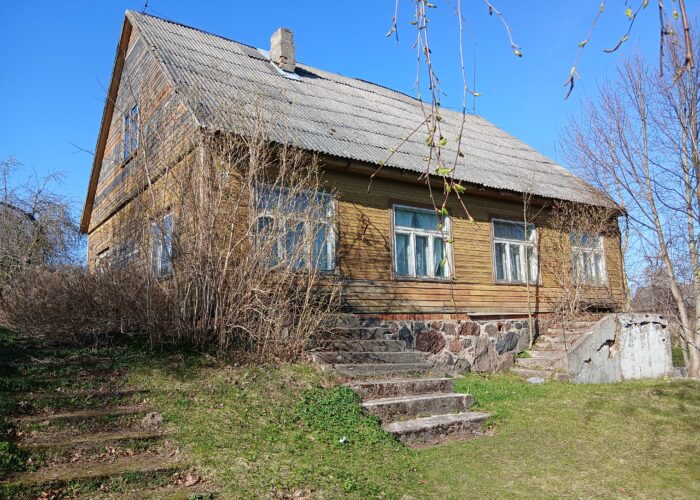 Parduodamas rąstinis namas Šaukote, Radviliškio r.