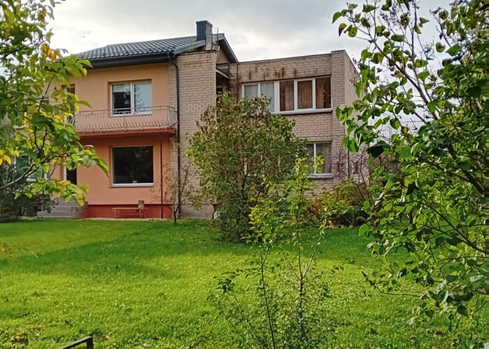 Parduodamas 4 kambarių butas Joniškėlyje, Pasvalio r.