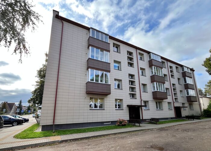 Parduodamas 3 kambarių butas Vilniaus g., pačiame Biržų centre